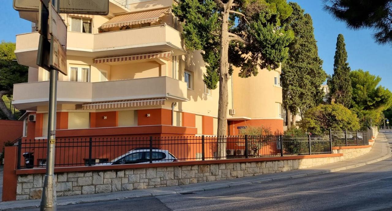 Apartments Suzy Split Luaran gambar
