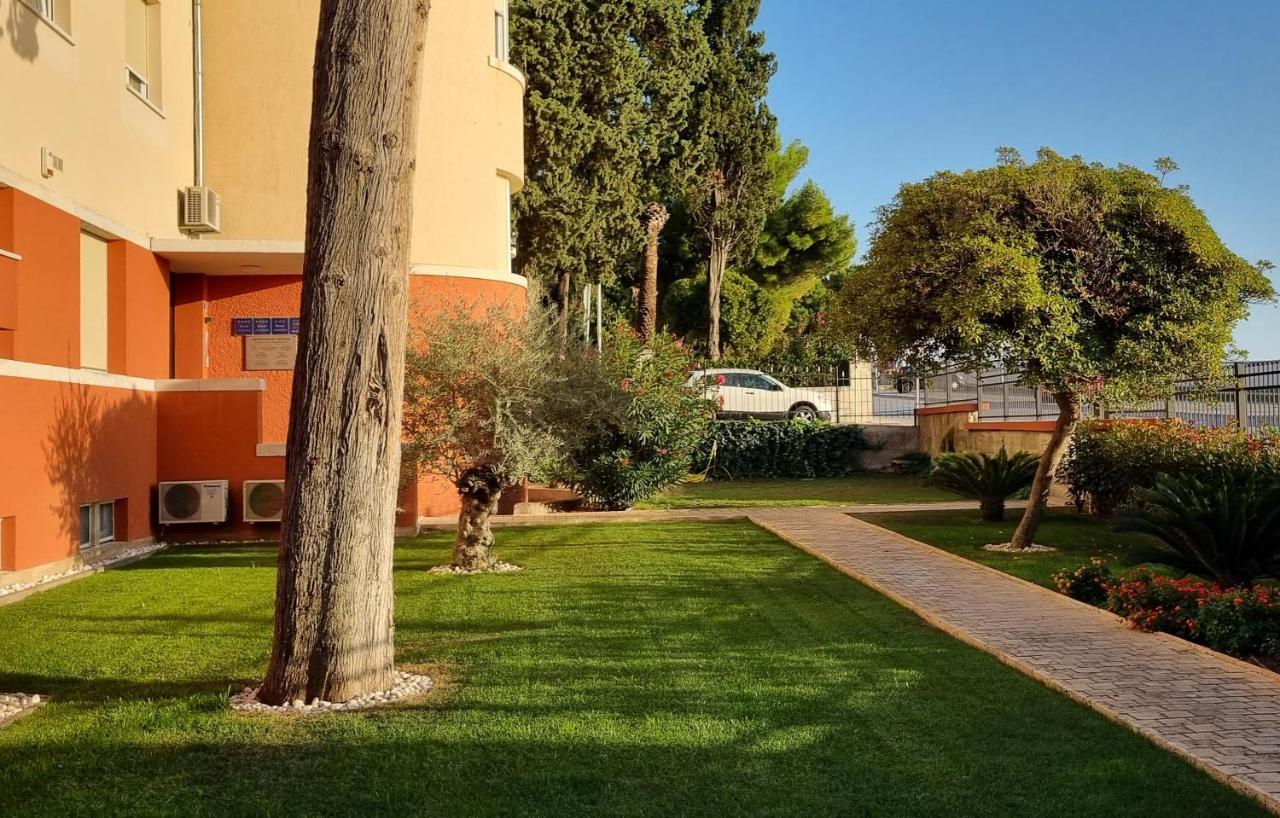 Apartments Suzy Split Luaran gambar