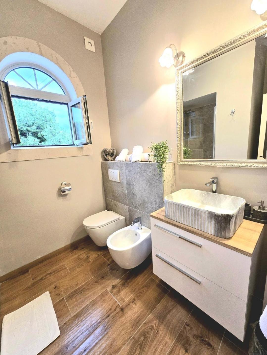 Apartments Suzy Split Luaran gambar